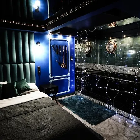 Grey Aqua Secret Apartment *